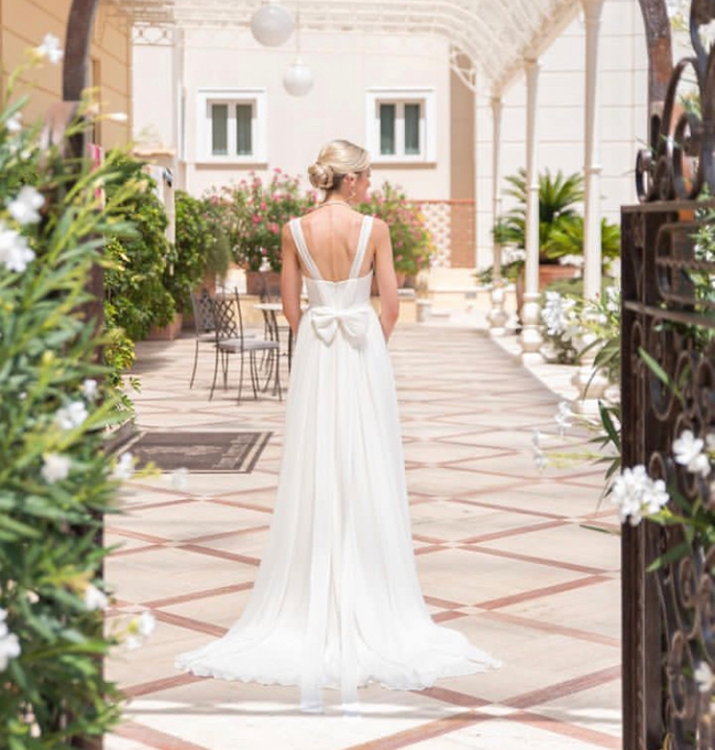 7 Wedding Dress Styles For Your Destination Wedding 