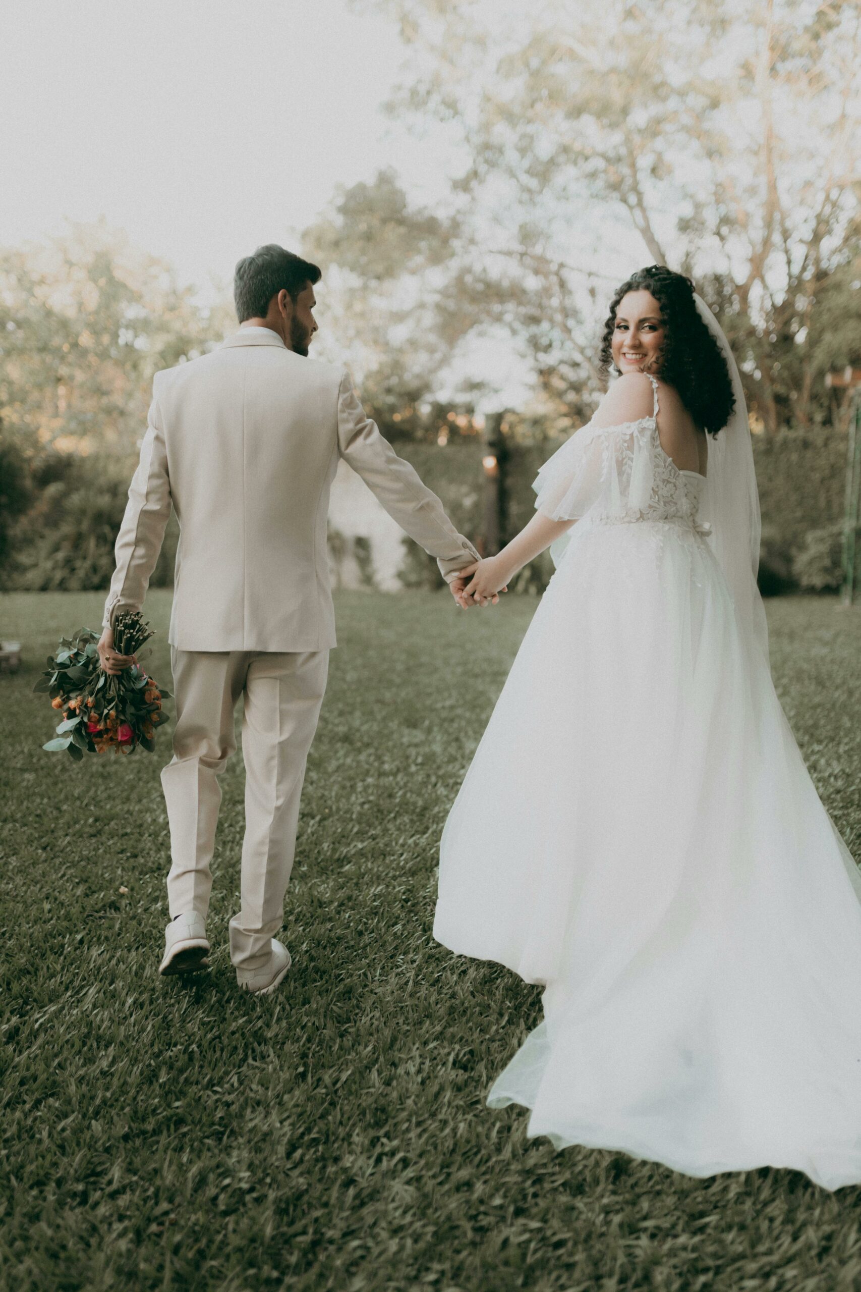 Choosing Your Wedding Dress - Why Your Bridal Moment Might Not Happen Straight Away